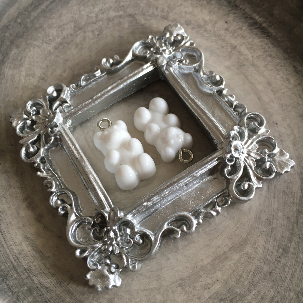 Godisnallar Berlocker 21x7mm Resin Vit, 2st