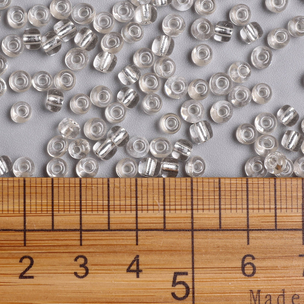 Seed Beads 2mm eller 4mm Transparent Vit med Silverfordrad insida, 30 gram