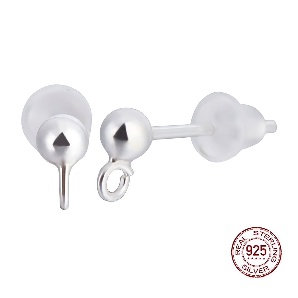 Stiftörhängen i 925 Sterlingsilver med ögla att hänga berlocker i, närbild.