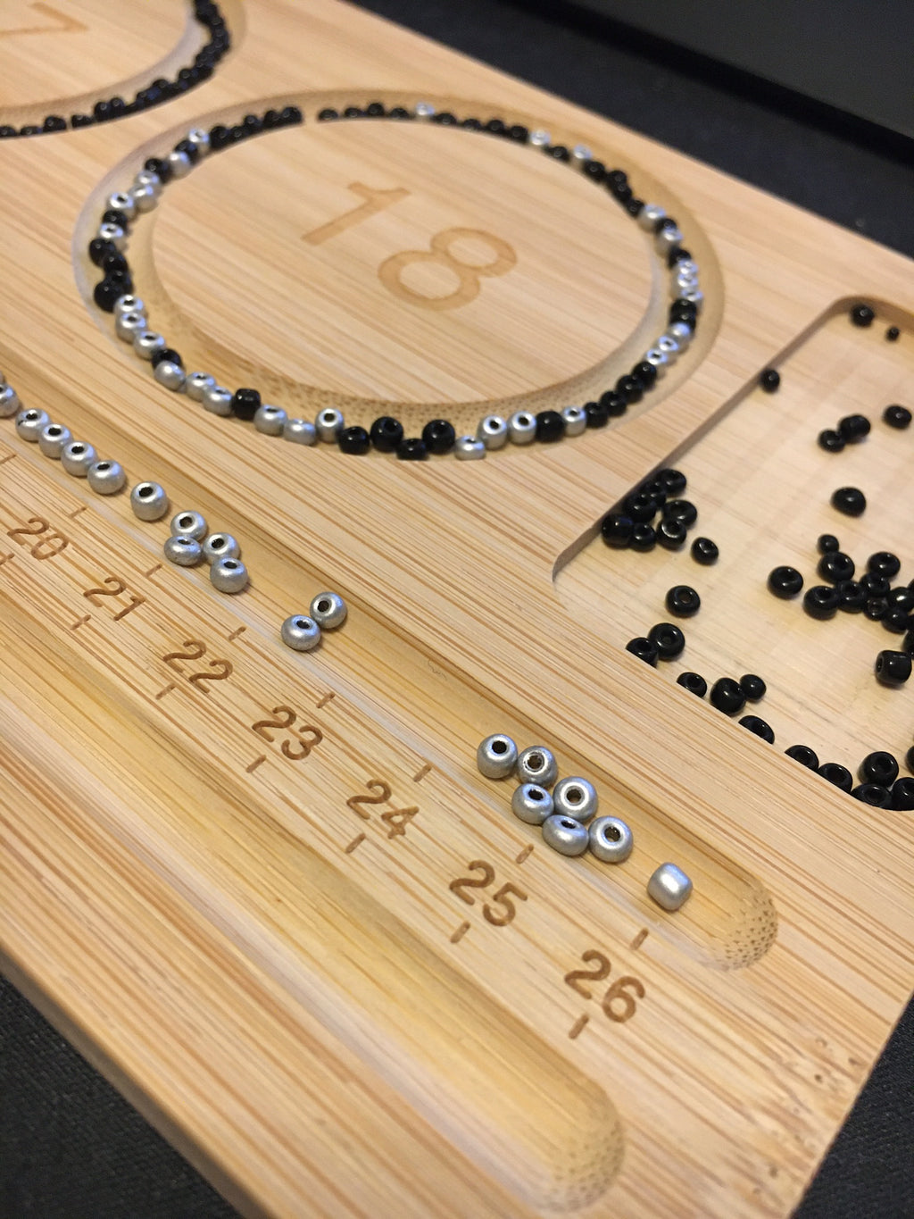 Designbräda i Bambu för smyckesdesign av armband 13x29x1cm, 1st