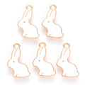 Emaljberlocker Vita Kaniner 17x11mm, 5-pack