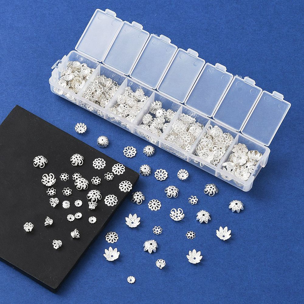 Pärlhattar Silverfärgade i mix 755st i Praktisk Förvaringsbox, 1 BOX (755st)