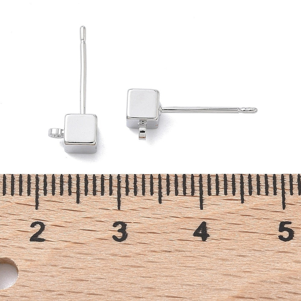 Stiftörhängen Kub 6x5mm Platinapläterade Nickelfria, 1 par