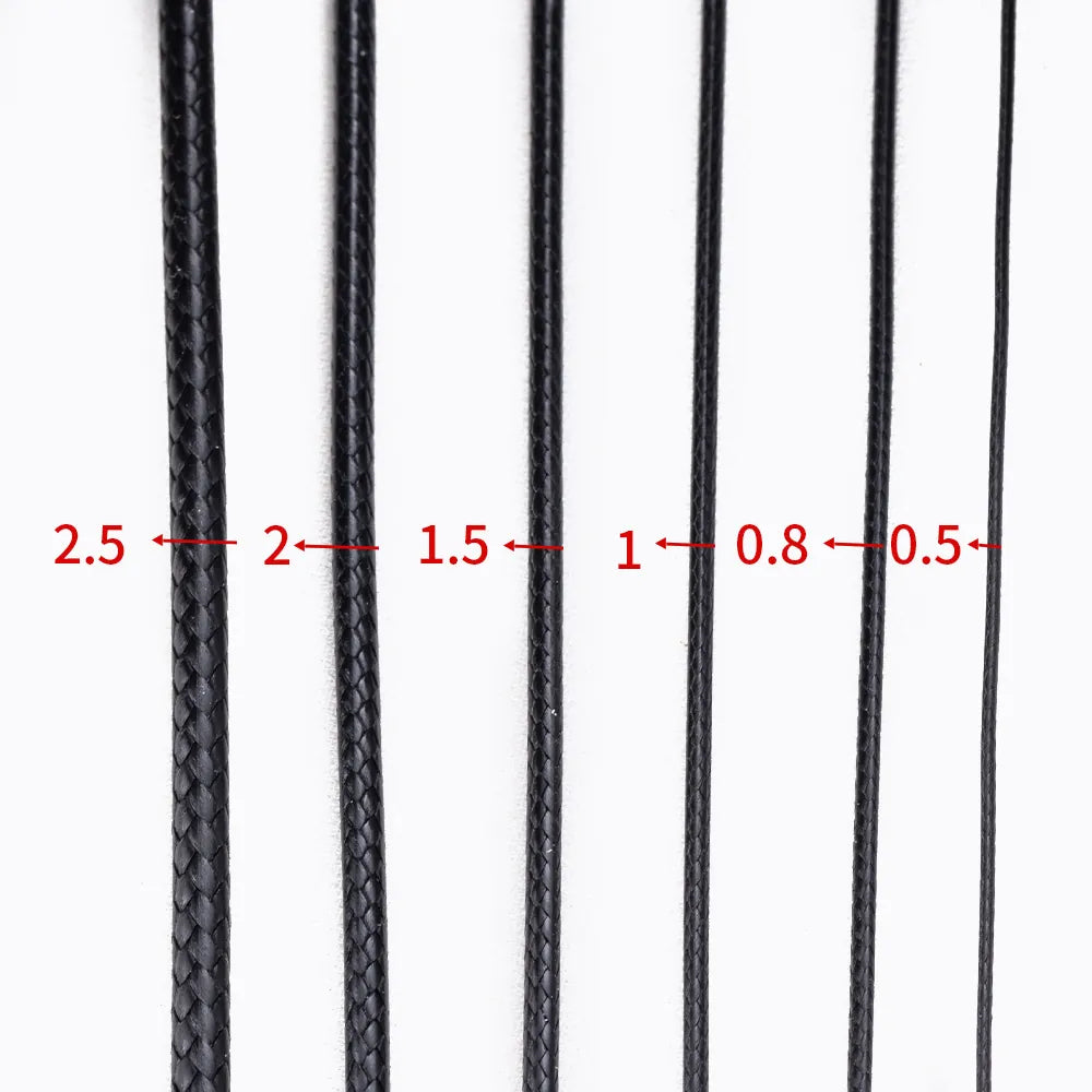 Vaxad flätad smyckestråd 0,8 mm Svart, 8 meter