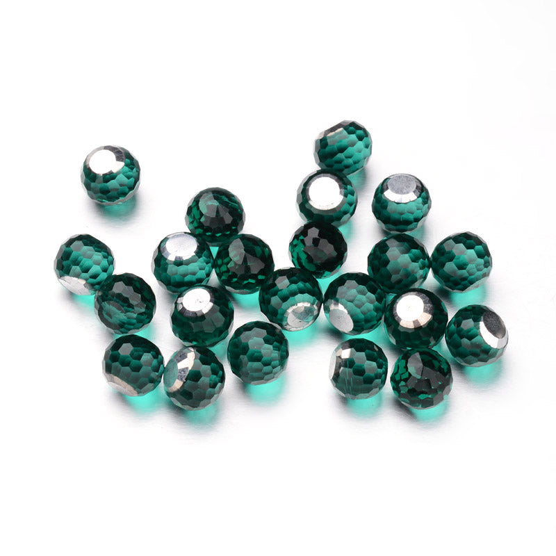 Cabochons Rund Facetterad 10mm med 4mm bricka Gröna, 2st