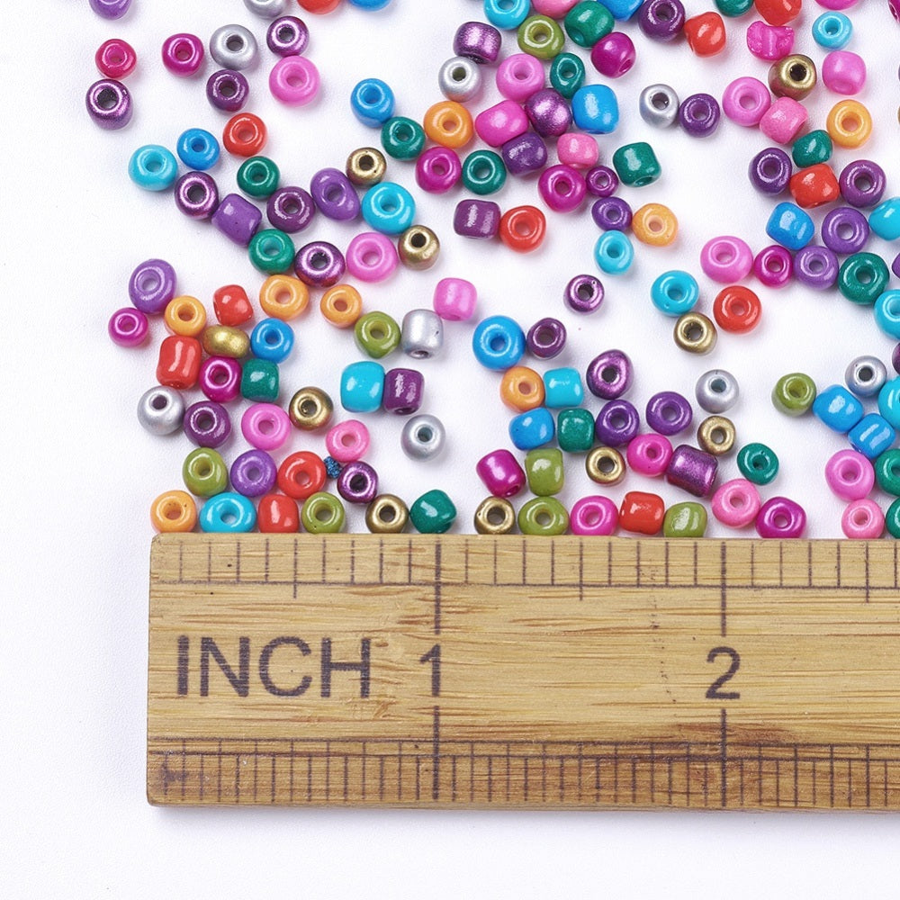 Seed Beads 4-5mm Mixade färger , 30 gram (ca 350st)