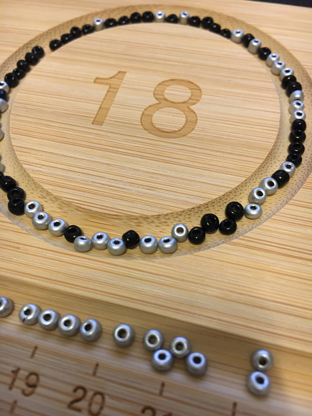 Designbräda i Bambu för smyckesdesign av armband 13x29x1cm, 1st