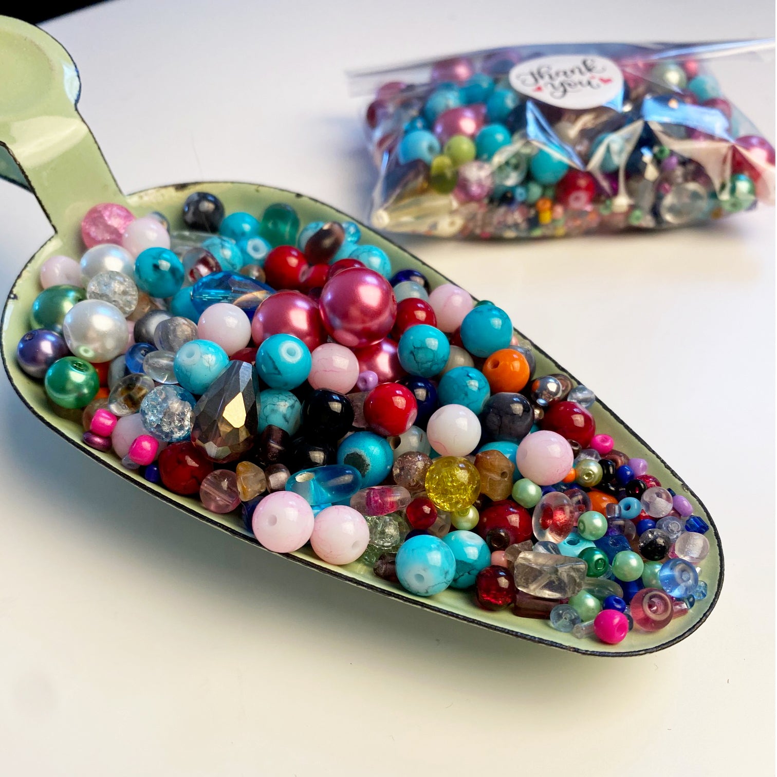 Lagerrensning Blandade Glaspärlor, 1 påse med ca 1 dl pärlor slumpade