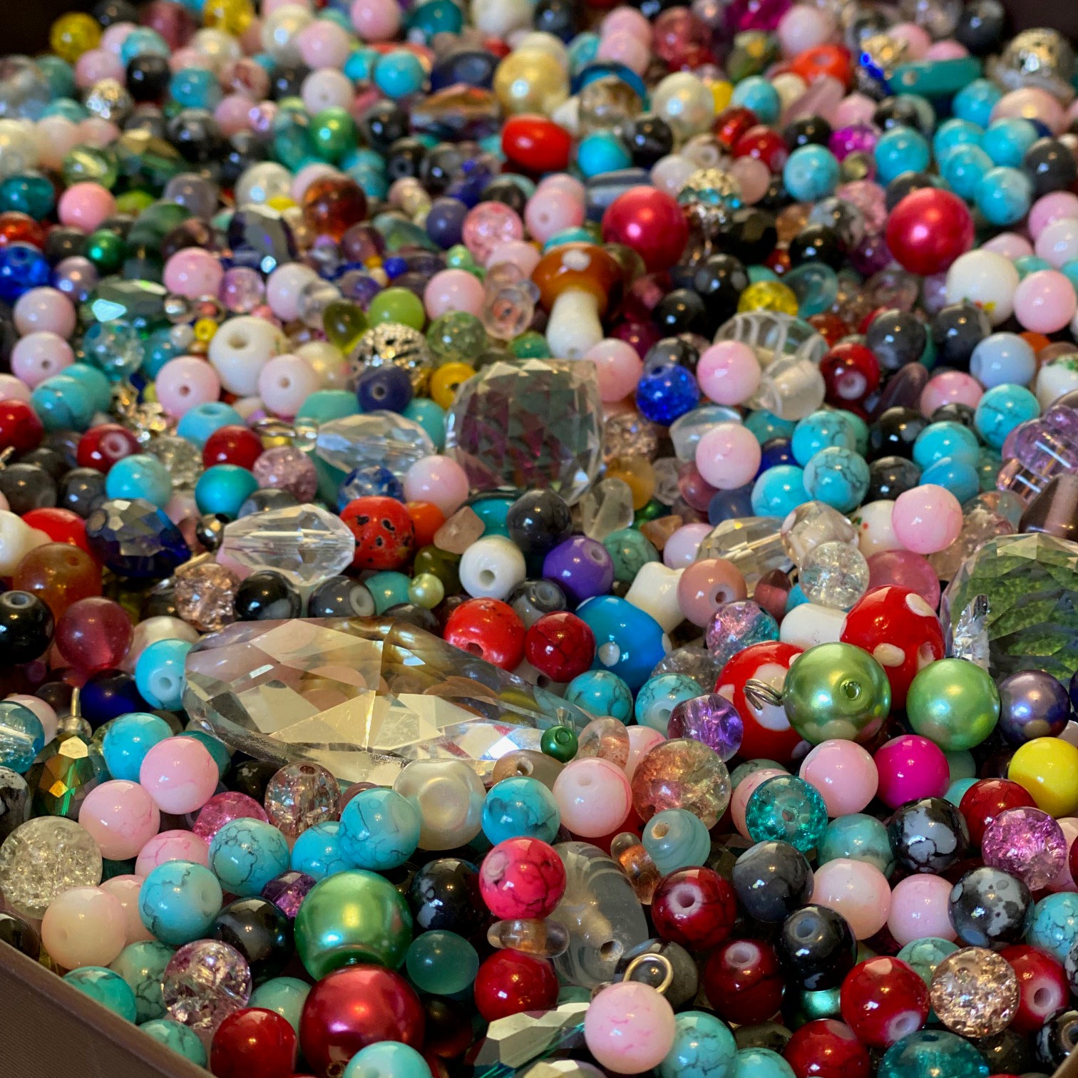 Lagerrensning Blandade Glaspärlor, 1 påse med ca 1 dl pärlor slumpade
